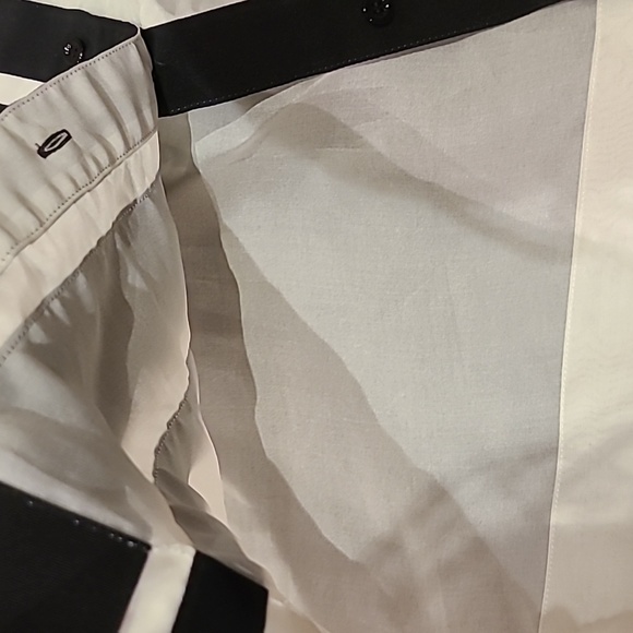 Stunning Women's Moschino Sleeveless Top - Picture 5 of 7